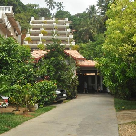 Hotel Silan Mo Mirissa Esterno foto