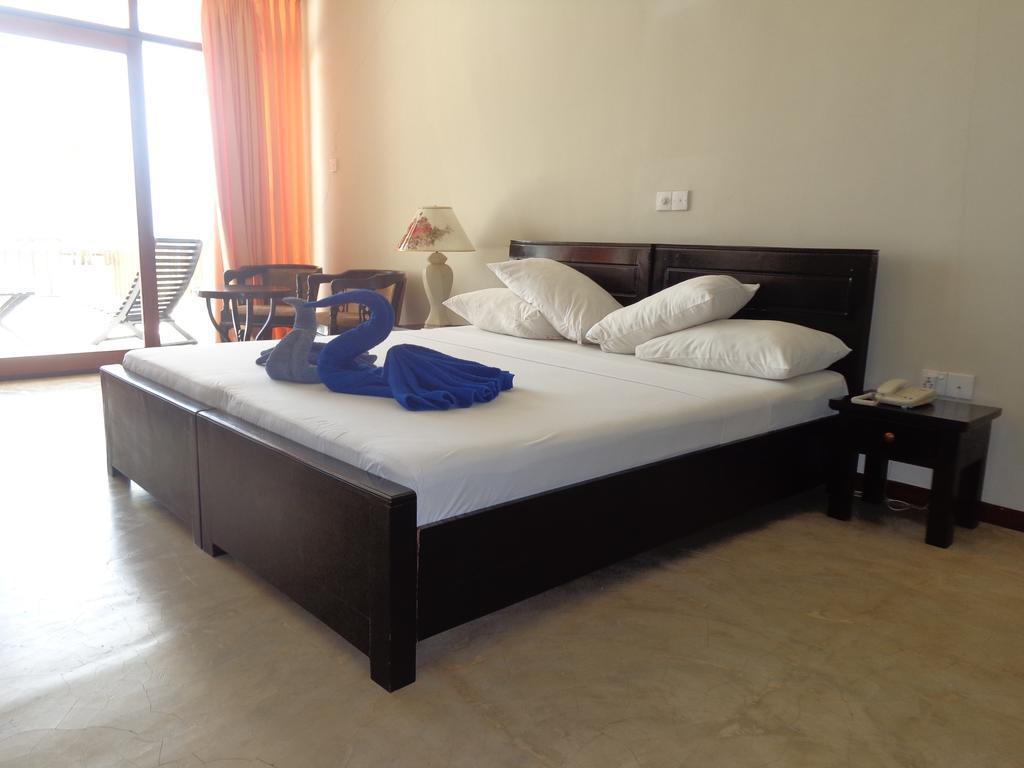 Hotel Silan Mo Mirissa Esterno foto