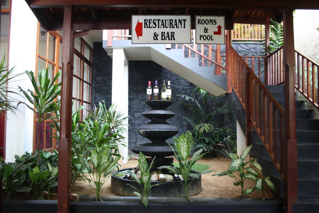 Hotel Silan Mo Mirissa Esterno foto