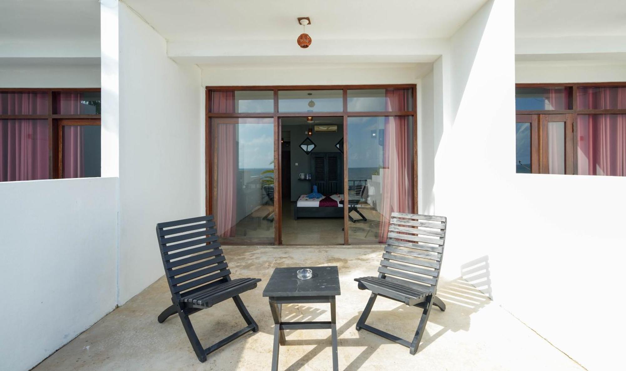 Hotel Silan Mo Mirissa Esterno foto