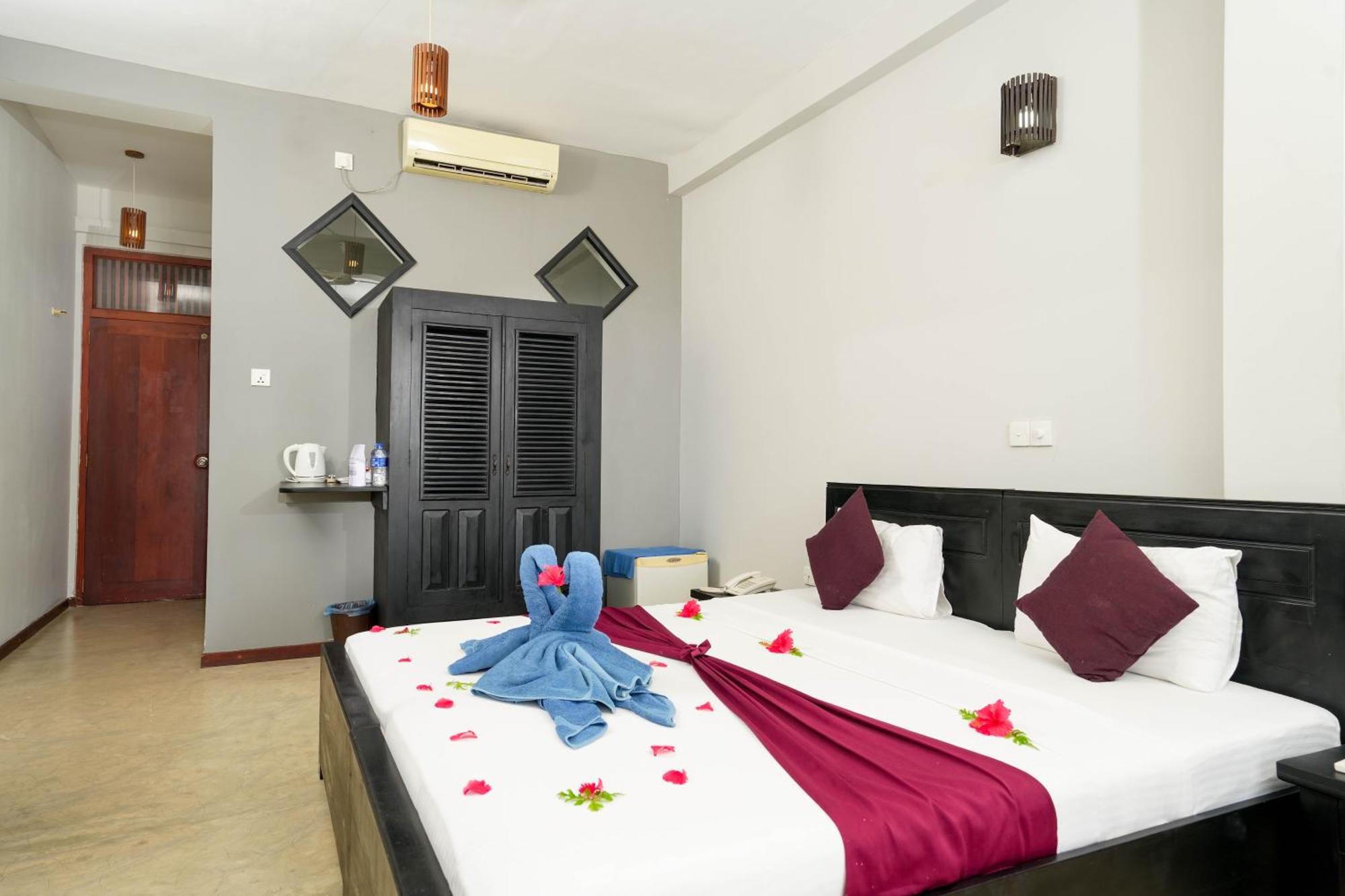 Hotel Silan Mo Mirissa Esterno foto