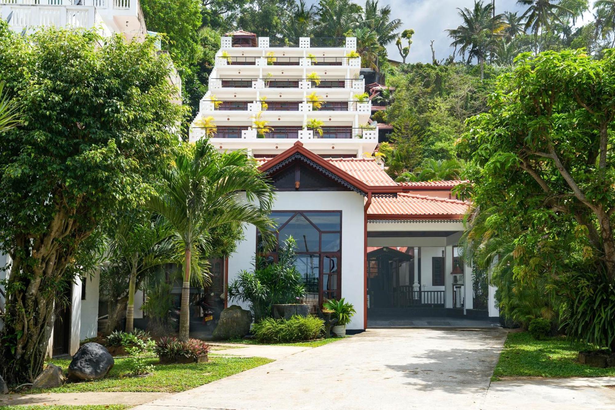 Hotel Silan Mo Mirissa Esterno foto