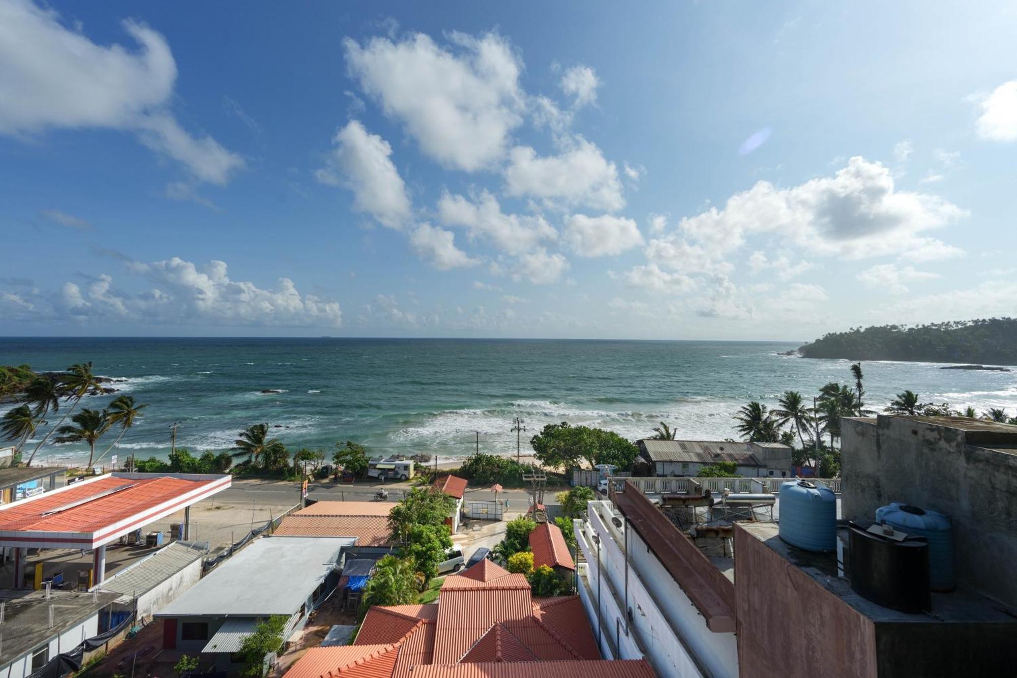Hotel Silan Mo Mirissa Esterno foto