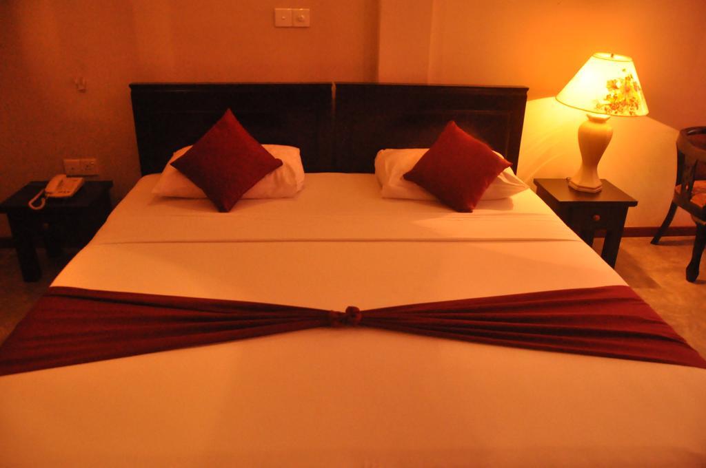 Hotel Silan Mo Mirissa Esterno foto